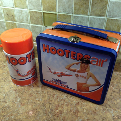 hooters air lunchbox